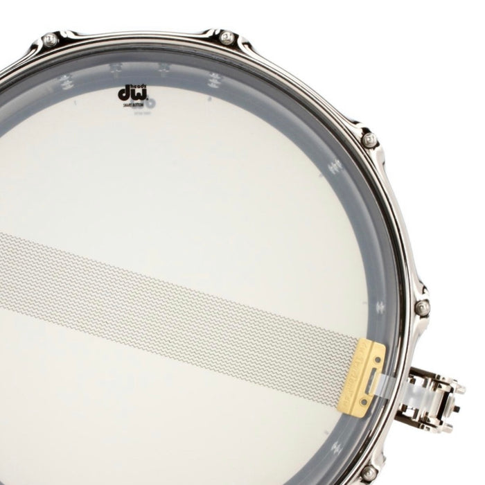 DW コレクターズ シリーズ メタル スネアドラム - 8 x 14 インチ - ブラック ニッケル オーバー ブラス - 中古